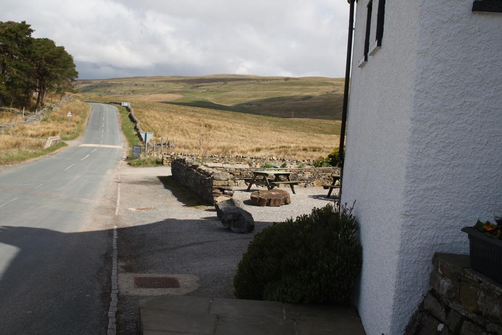 The Moorcock Inn Hawes Exterior photo